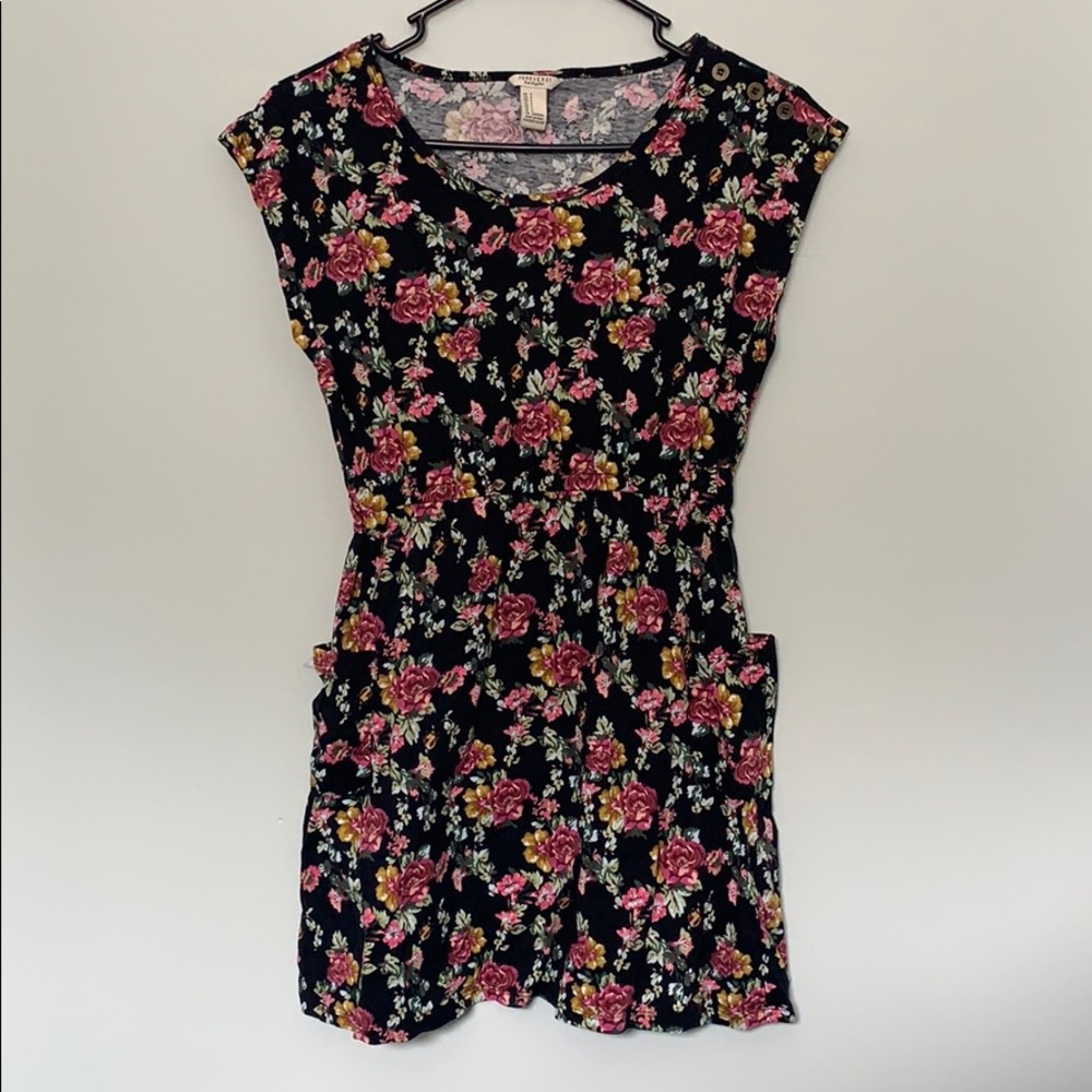 Forever21 Floral Dress..with pockets!